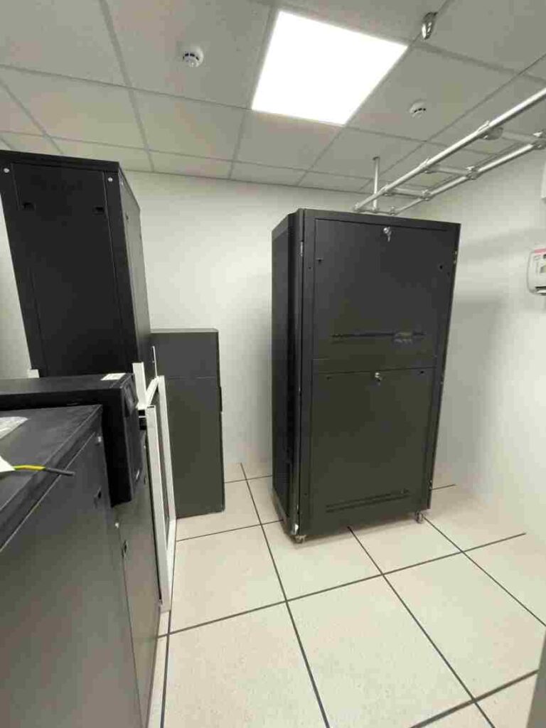 برق اضطراری اتاق سرور از صفر تا صد