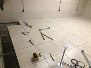 خدمات نصب و راه اندازی کف کاذب در اتاق سرور