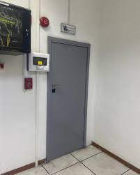 خدمات نصب و راه اندازی درب اتاق سرور